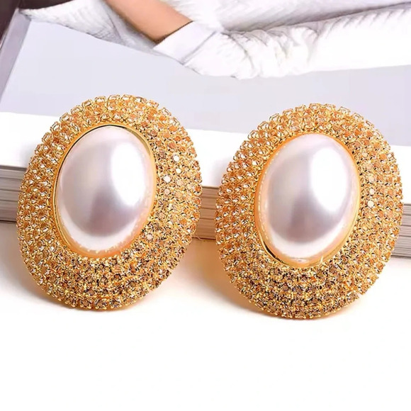 Aziza Pearl Oval Crystal Earrings - Picture 5 of 9